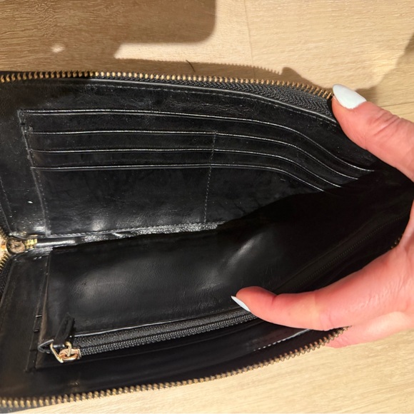 Black Leather Quilted Wallet clutch - Picture 6 of 10